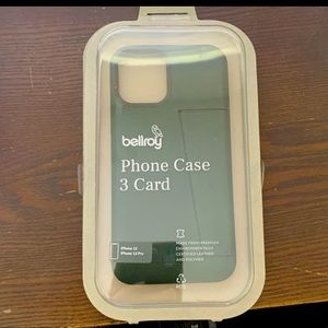 Bellroy iPhone 12/iPhone pro wallet case. Kick stand and 3 card case. NWT